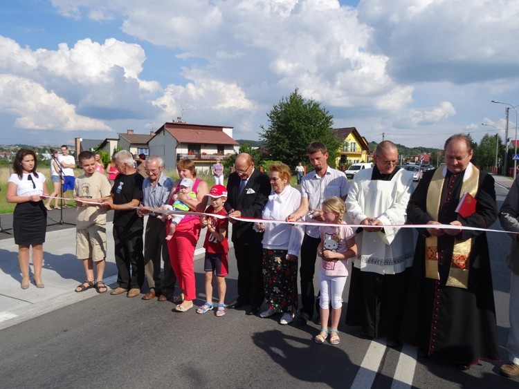 Uroczyste otwarcie ul. Strażackiej przez Prezydenta i mieszkańc&oacute;w